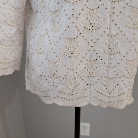 GAP Cream Eyelet Blouse Medium Long Sleeve Scalloped Trim - Picture 4 of 9